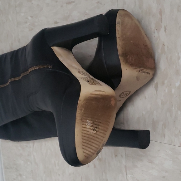 Boots - Picture 5 of 7